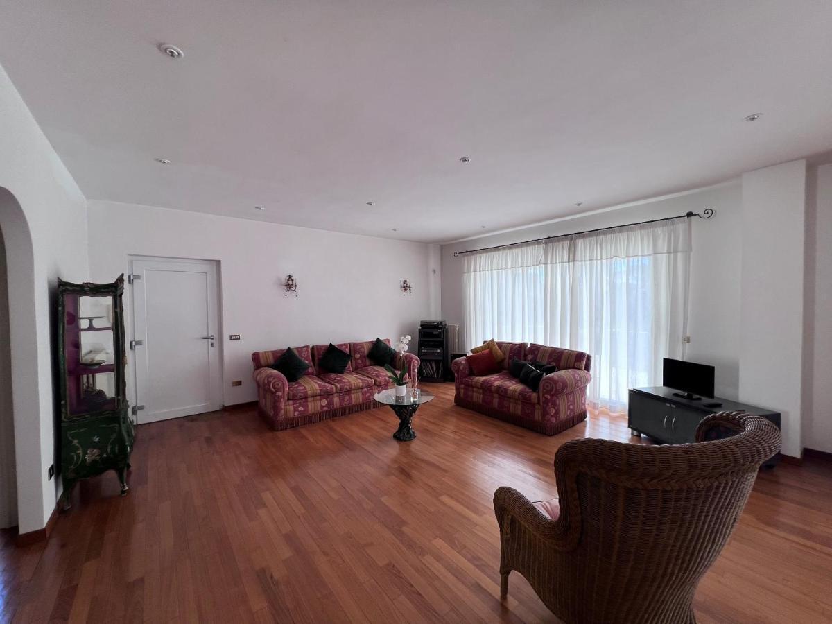 Villa Luxury Roma Marco Simone Buitenkant foto